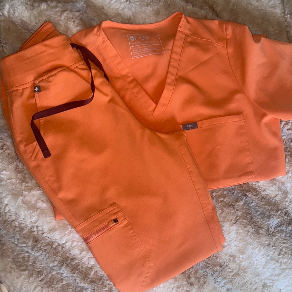 FIGS Orange Scrub Set